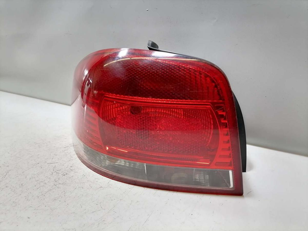 Audi A3 8P original R&uuml;cklicht R&uuml;ckleuchte Schlussleuchte links 3-T&uuml;rer Bj.2004